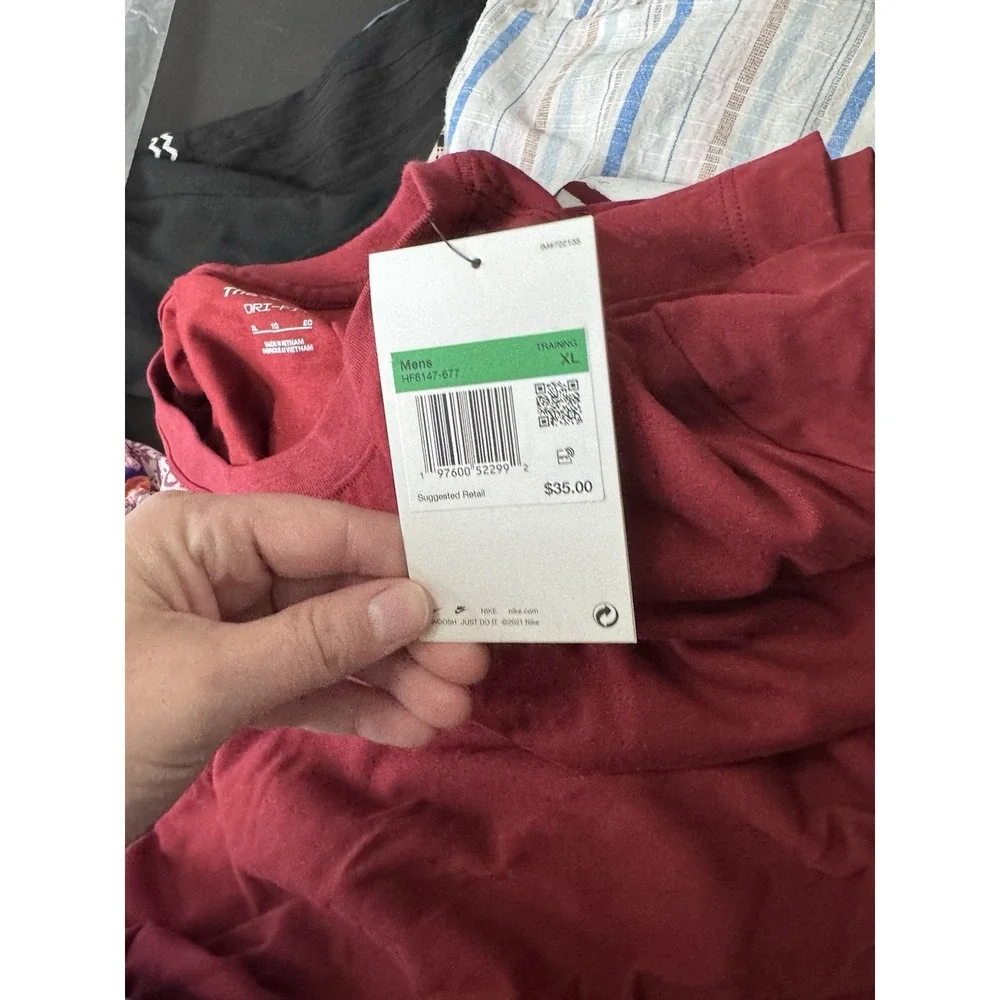 Nike Sportswear Men's NWT red burgundy XL 27in ptp